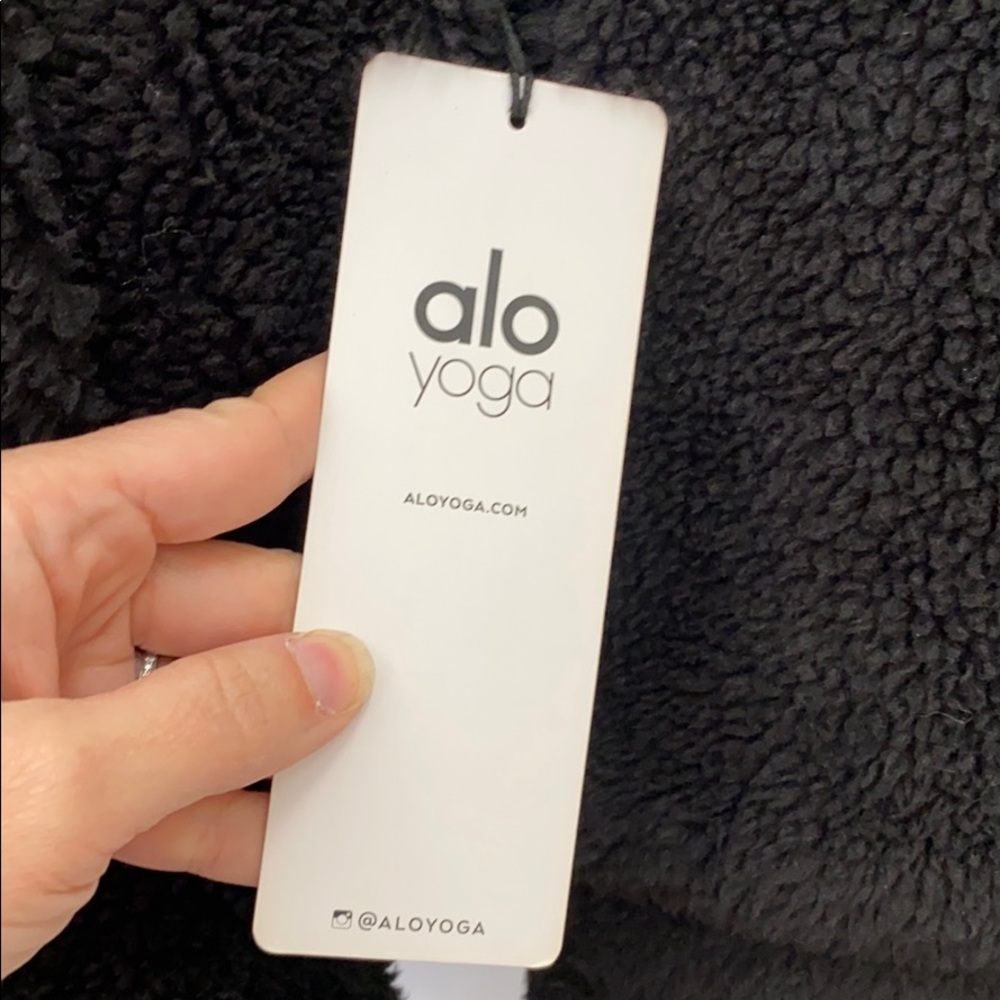 Alo Norte Faux Sherpa Coat in Black NWT Medium - Picture 4 of 6